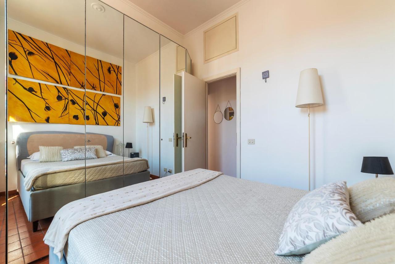 Spanish Steps Corner Apartment Rom