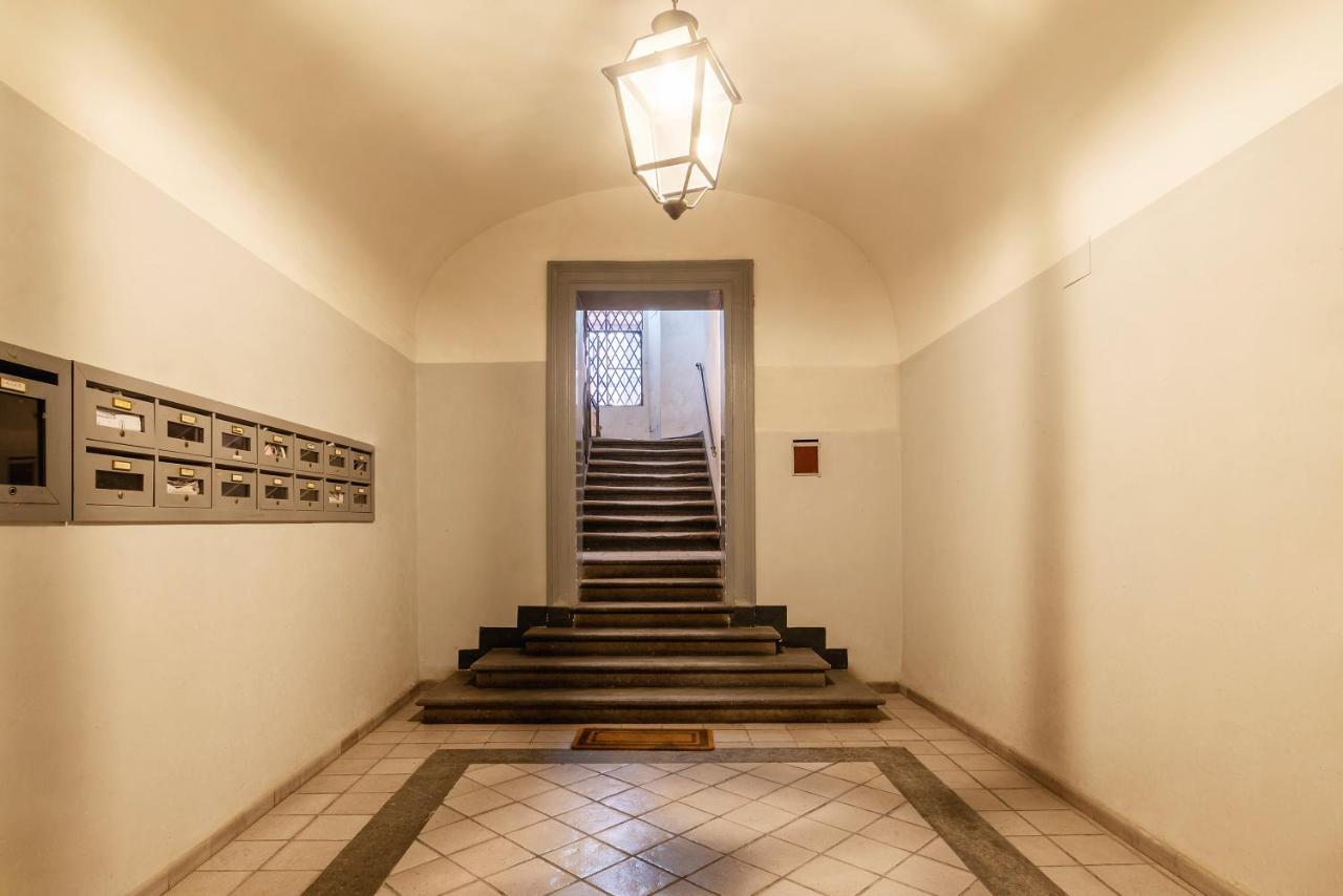 Spanish Steps Corner Rom