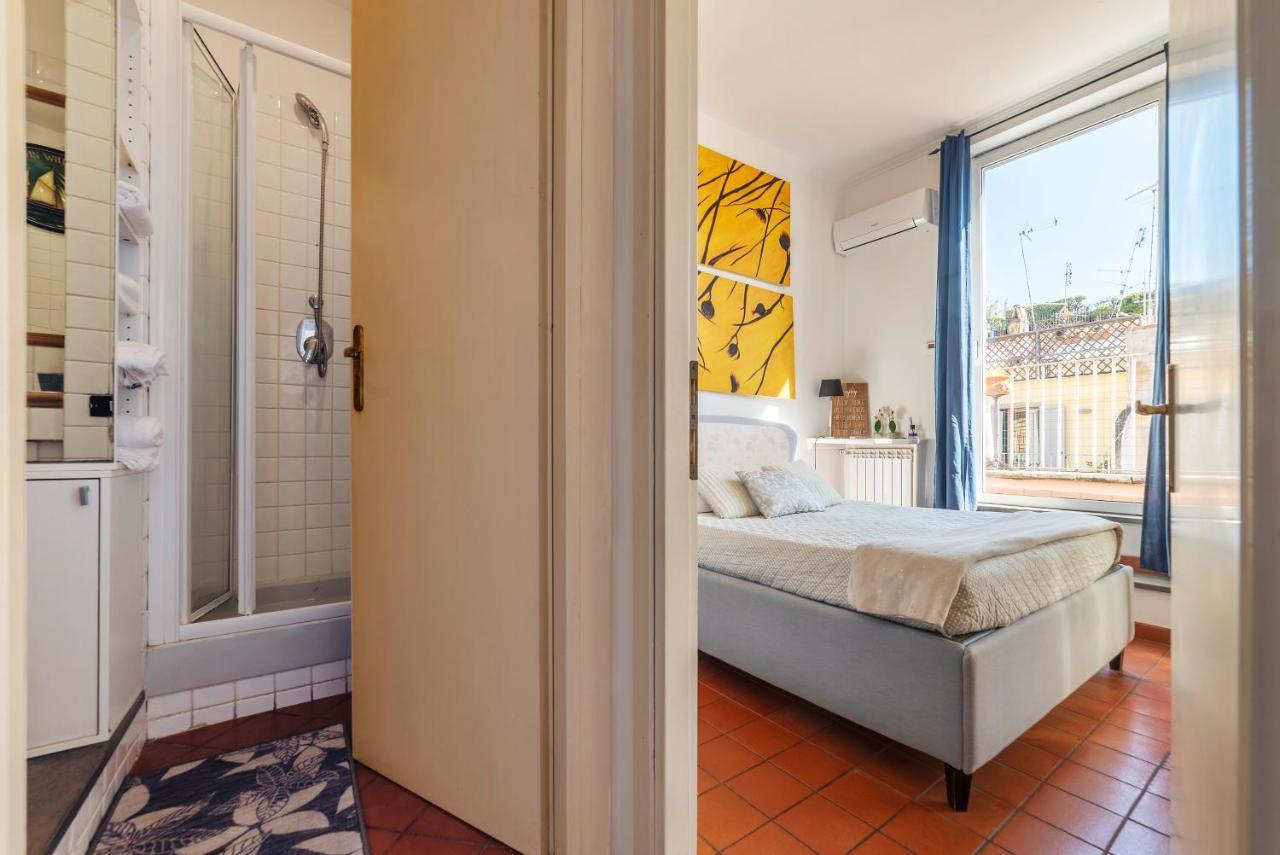 Spanish Steps Corner Apartment Rom